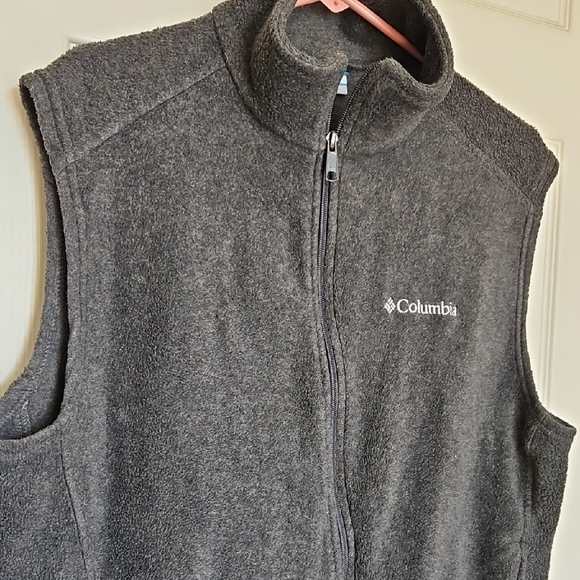 Columbia Men's Fleece Vest - Picture 3 of 7